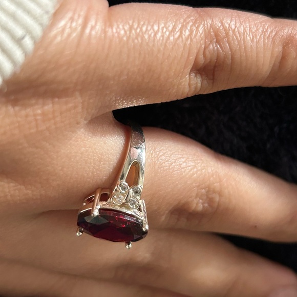 Red oval ring - Picture 4 of 6